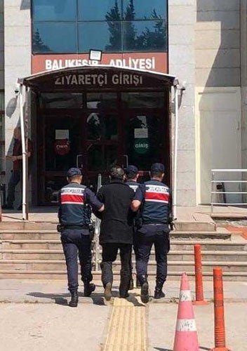 Balıkesir’de FETÖ/PDY operasyonu: 2 tutuklama