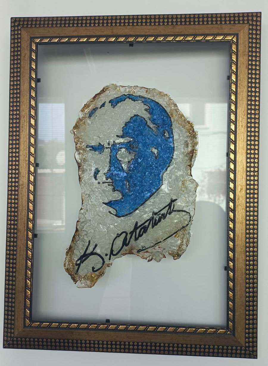 Beyoğlu’nda atık malzemeler sanata dönüşüyor