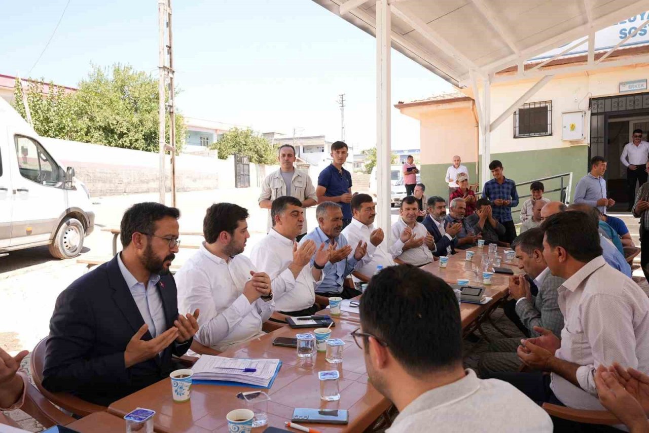 Bozatlı ve Fadıloğlu, kırsal mahallede vatandaşlarla bir araya geldi