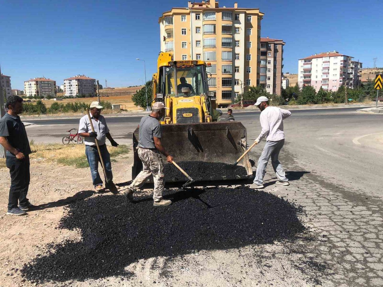 Bünyan’da bozuk yollar düzenleniyor