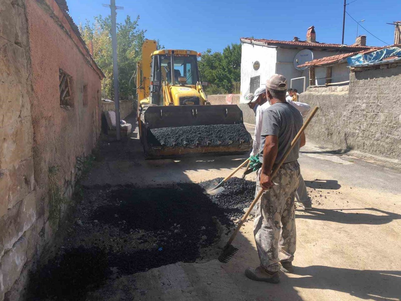 Bünyan’da bozuk yollar düzenleniyor