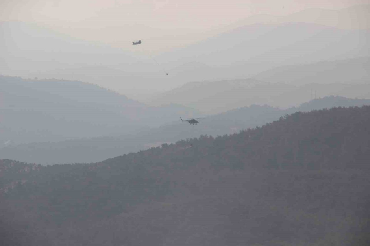 Yangına havadan güçlü müdahale devam ediyor