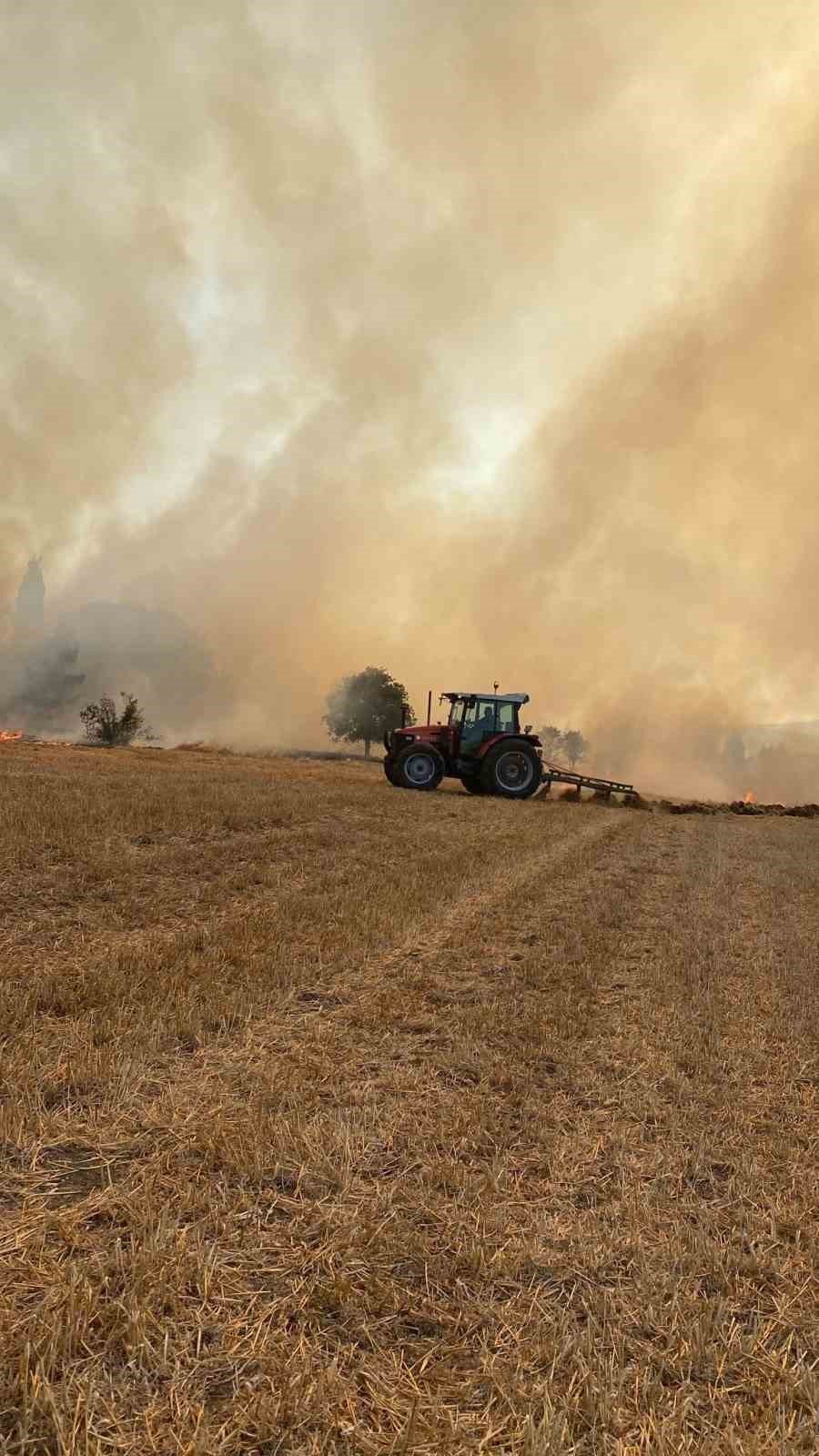 Çanakkale’de ağaçlık alanda yangın