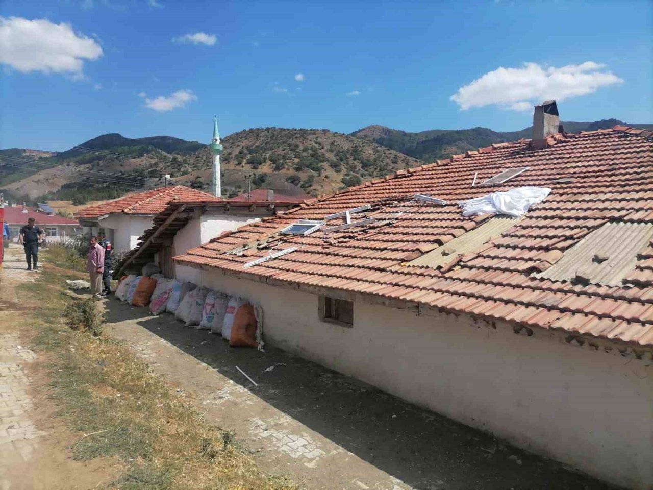 Patlayan mutfak tüpü yangın çıkarttı