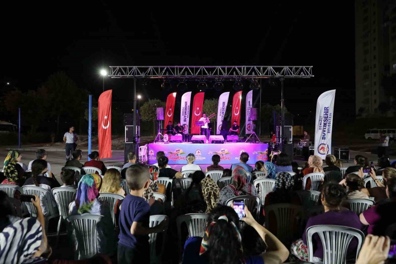 Denizli Akvadi’de türkü ziyafeti