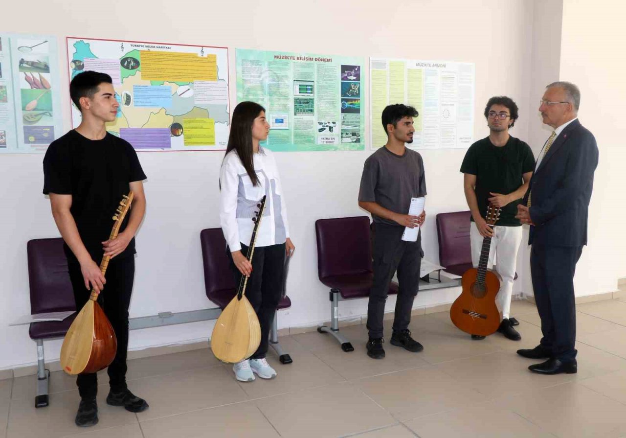 EBYÜ Eğitim Fakültesi Güzel Sanatlar Eğitimi özel yetenek sınavları yapıldı