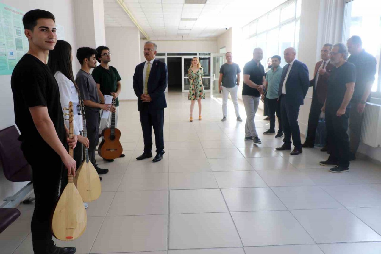 EBYÜ Eğitim Fakültesi Güzel Sanatlar Eğitimi özel yetenek sınavları yapıldı