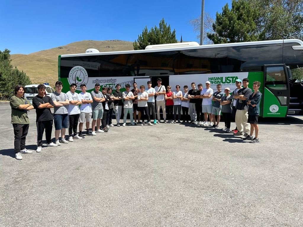 Gaziosmanpaşalı gençler, kamp etkinliklerinde buluştu