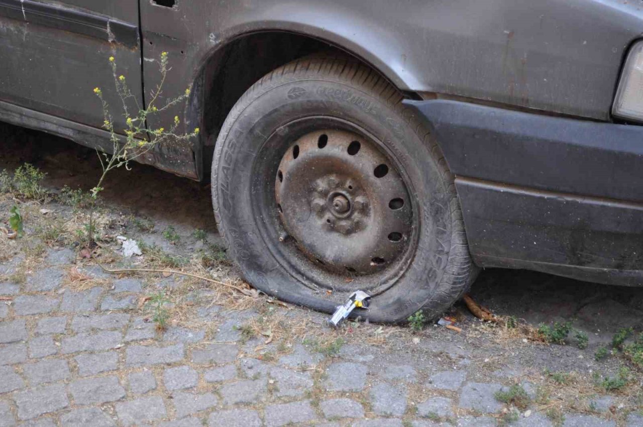 Şehit ailesine ait otomobili 10 yıldan beri hiç hareket etmedi