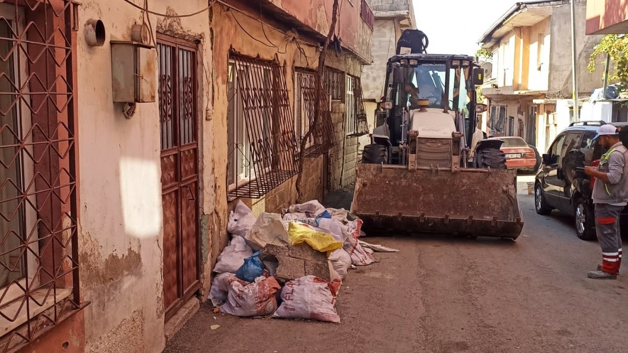 Kahramanmaraş’ta inşaat atıkları temizleniyor