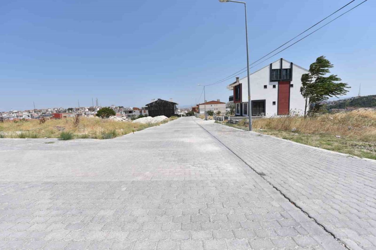 Karesi’de yollar parke taşı örülüyor