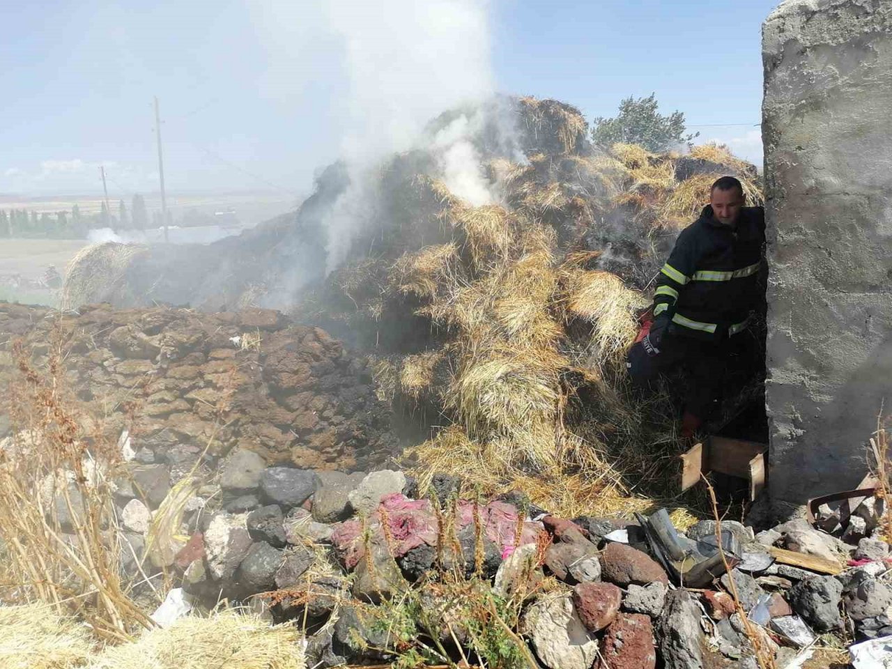 Kars’ta 700 balya ot yandı