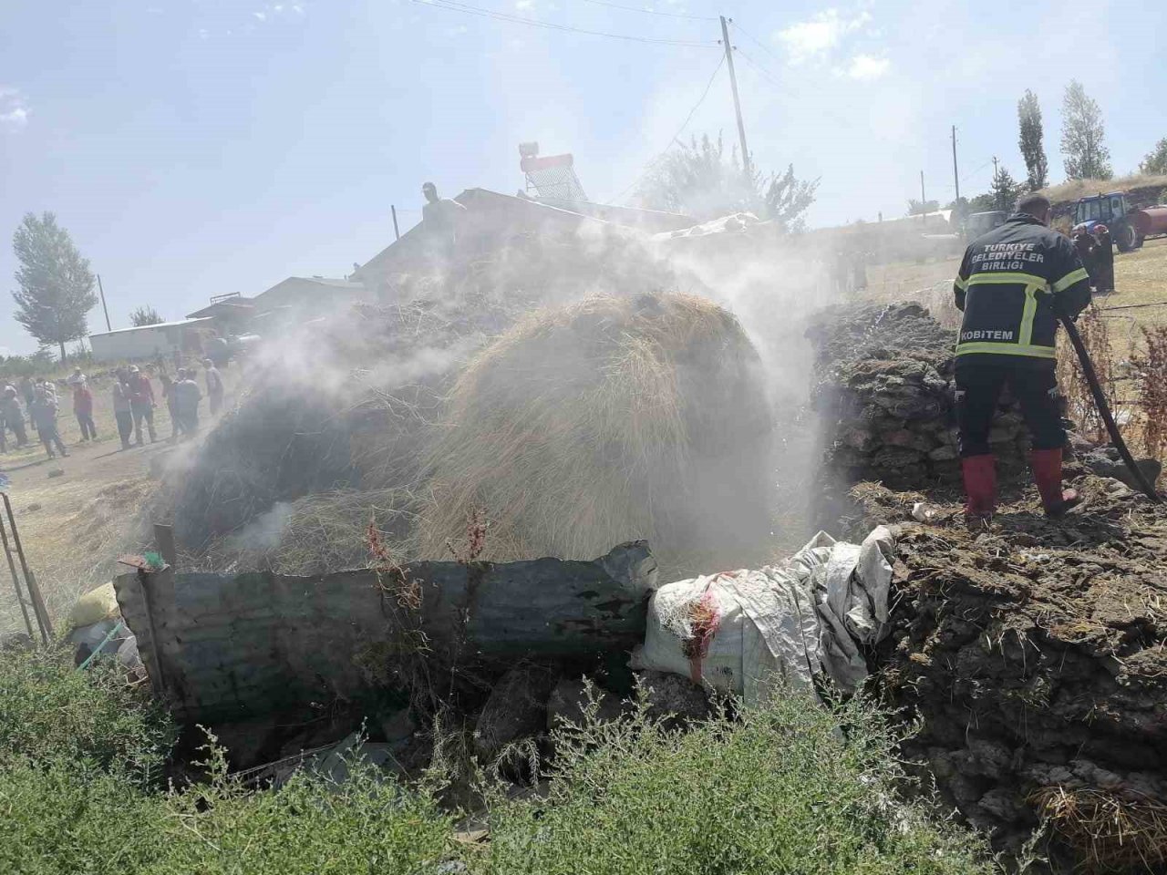 Kars’ta 700 balya ot yandı