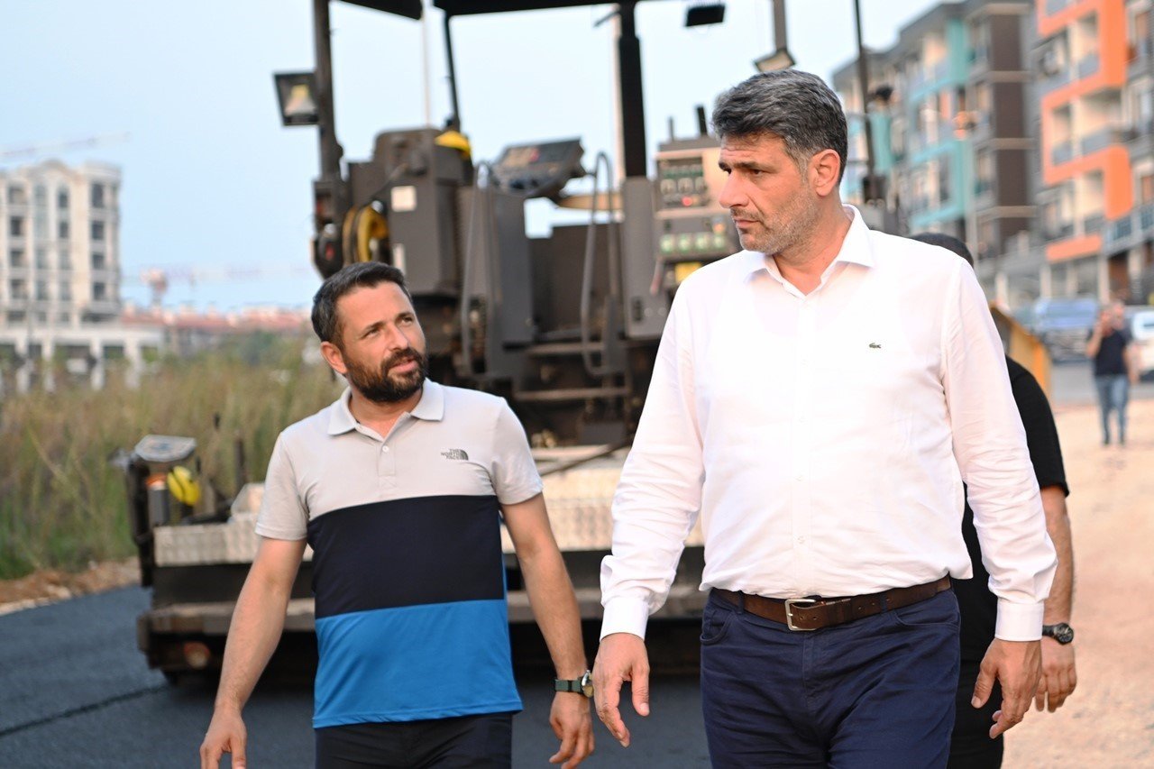 Kartepe’ye 270 ton asfalt serildi