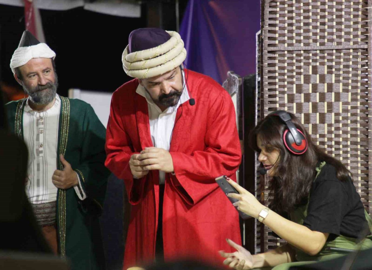 Kütahya’da “Düşlerim Var Gelecekte” adlı tiyatro oyunu büyük ilgi gördü