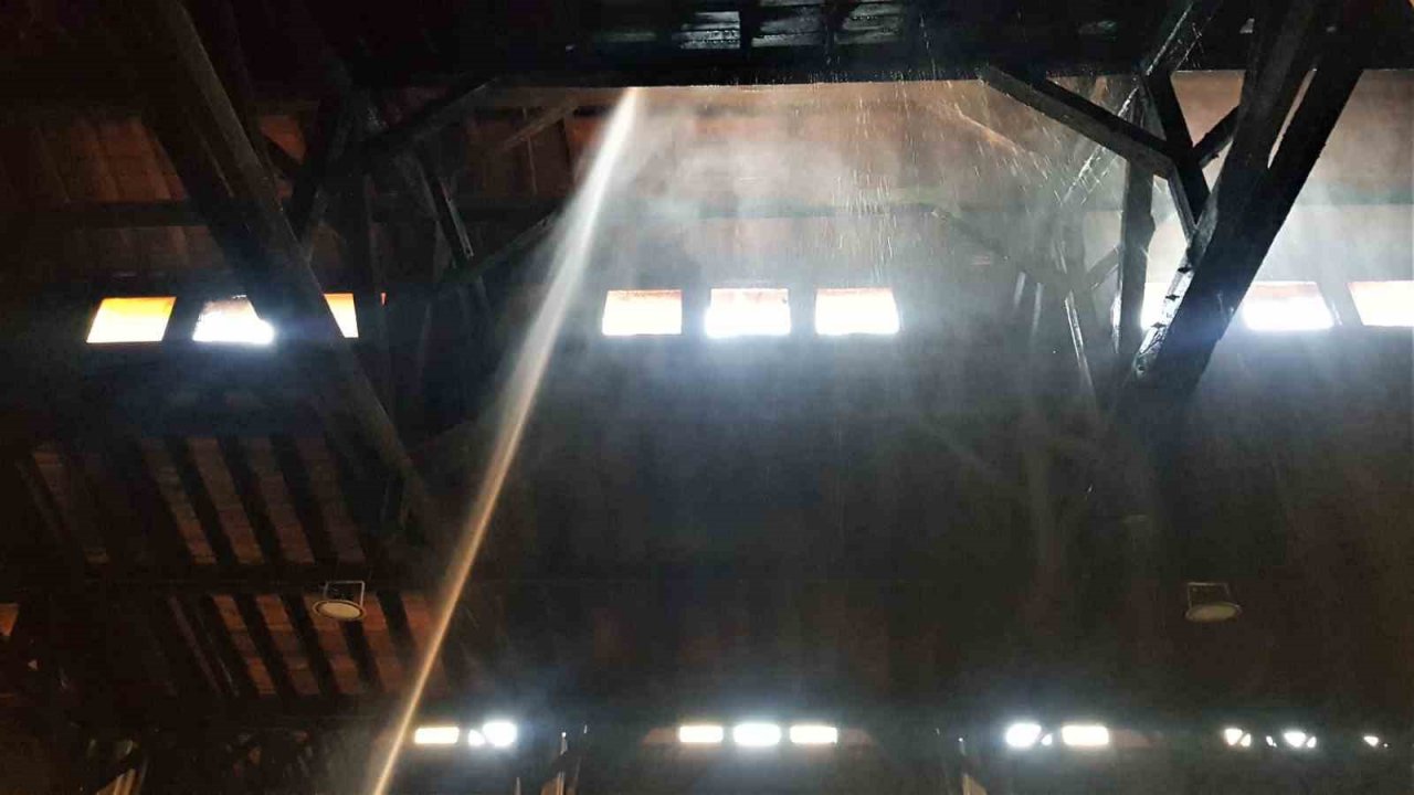 TCDD deposunda çıkan yangın büyümeden söndürüldü