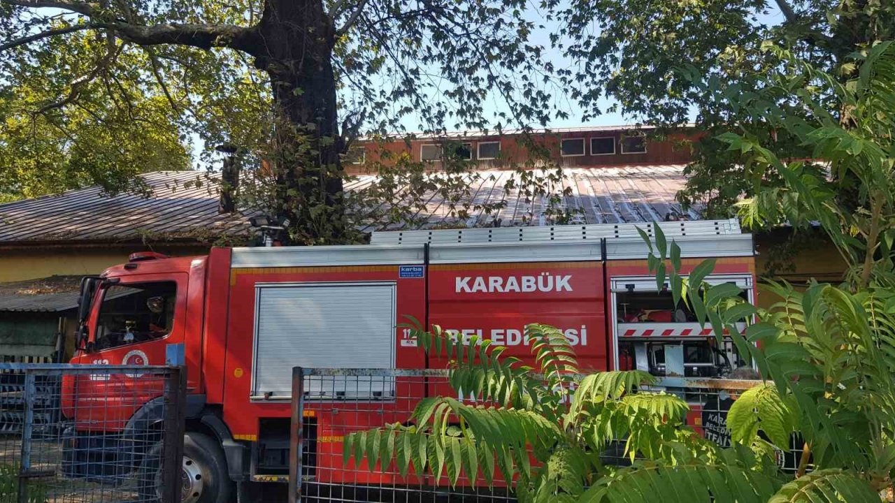 TCDD deposunda çıkan yangın büyümeden söndürüldü