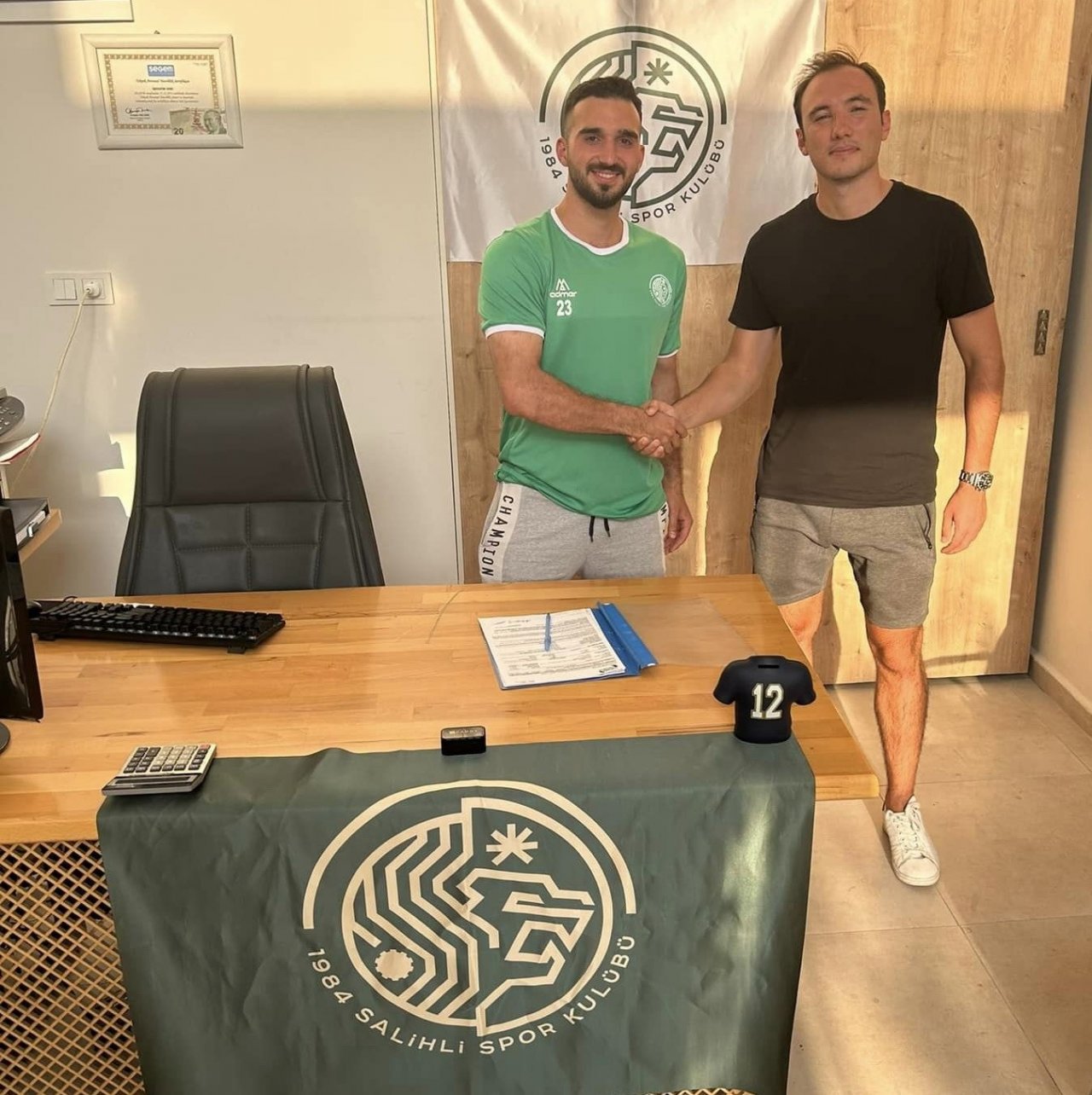 1984 Salihlispor’dan 6 transfer birden