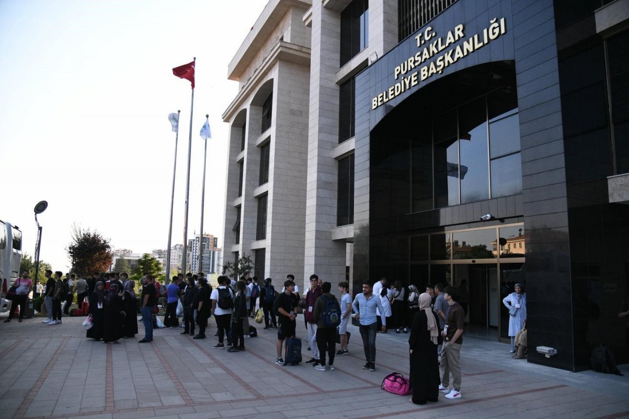 Pursaklar Belediyesi, ilçede yaşayan vatandaşlar için gezi düzenledi