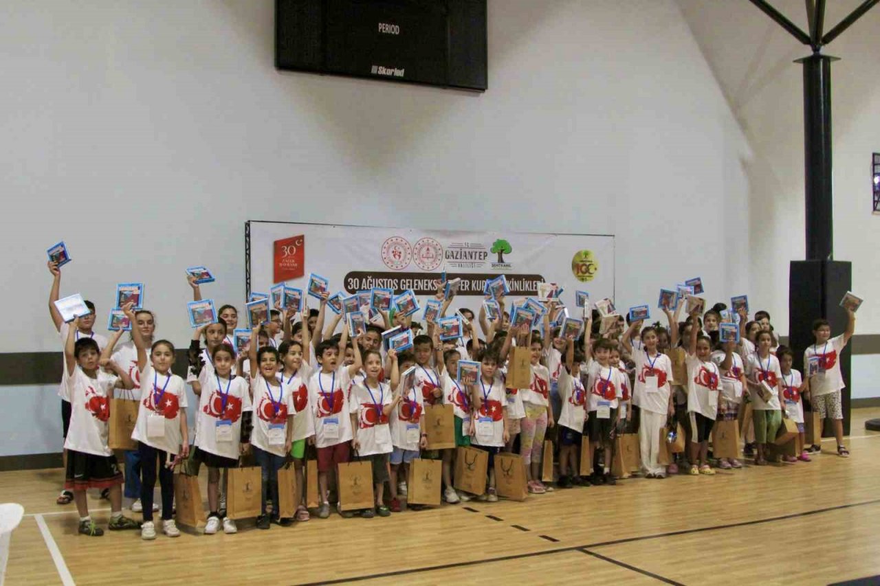 3 Farklı branşta yüzlerce sporcu yarıştı