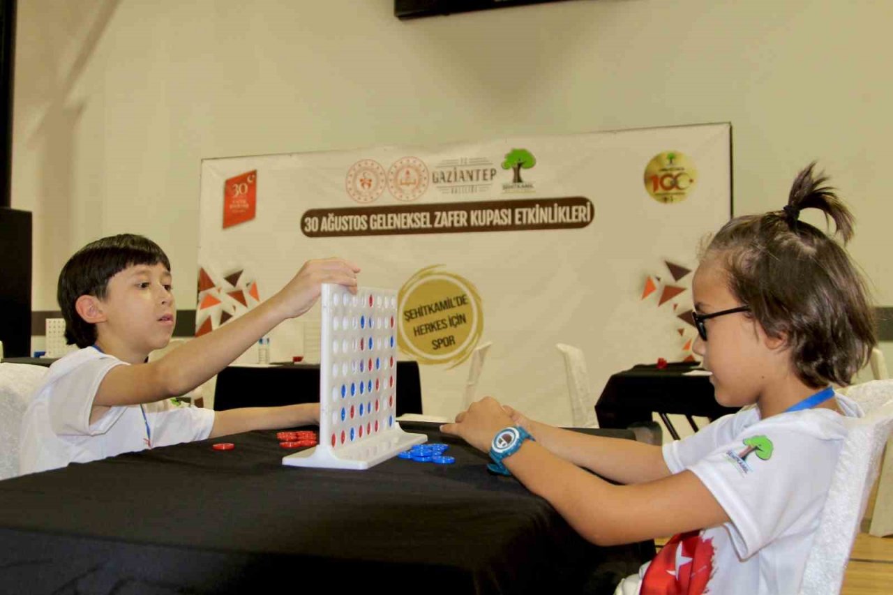 3 Farklı branşta yüzlerce sporcu yarıştı