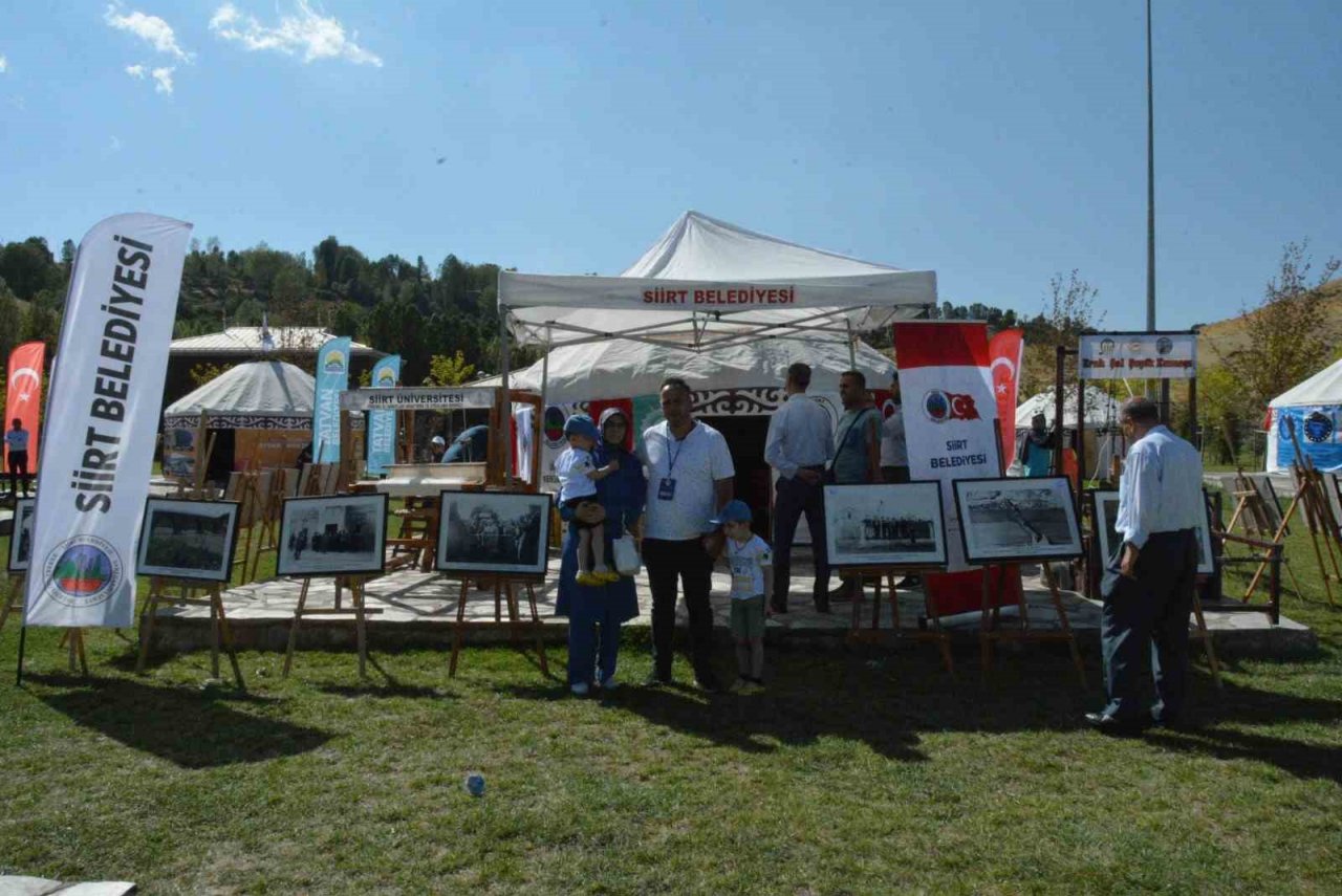 Siirt Belediyesi’nin tanıtım çadırı ve yöresel ürün stantları Ahlat’ta ilgi gördü