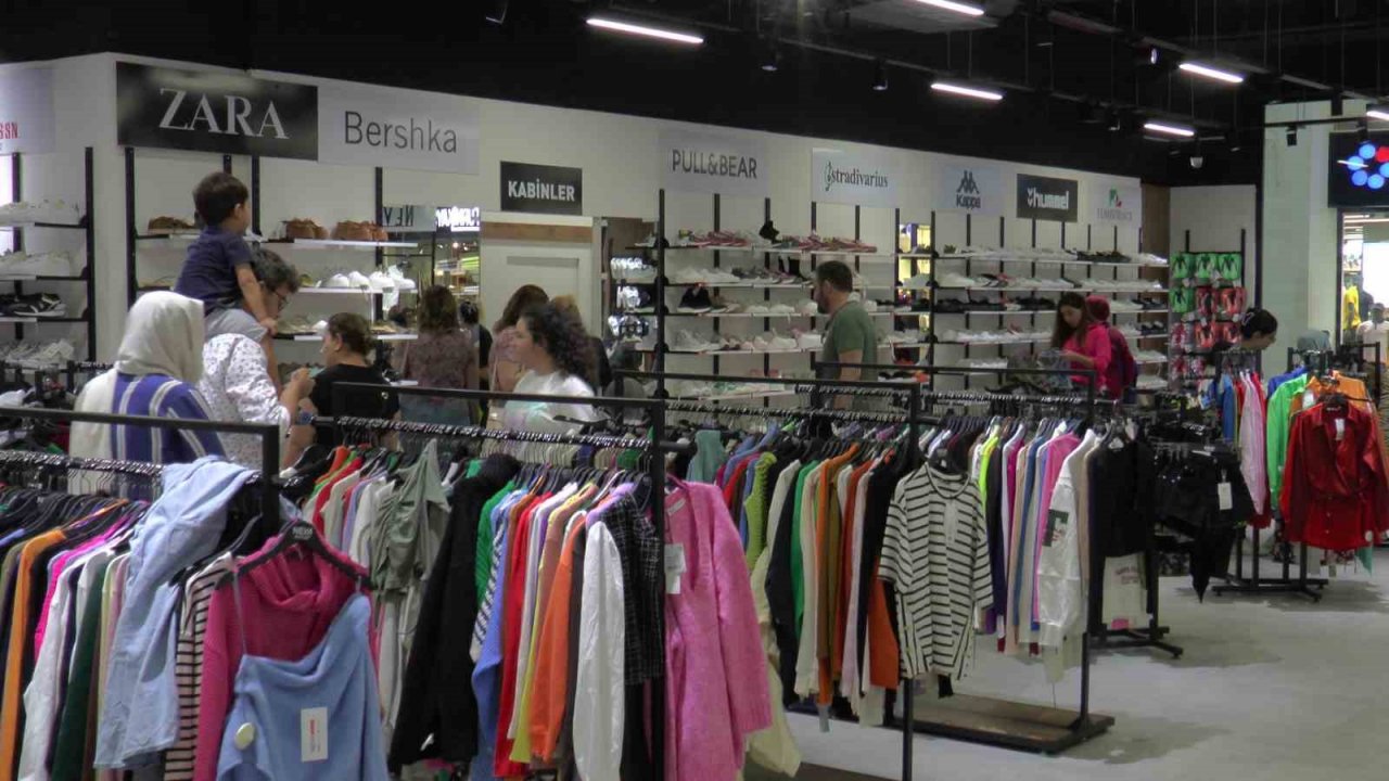 KUMSmall’un konsept mağazasına vatandaşlar akın etti