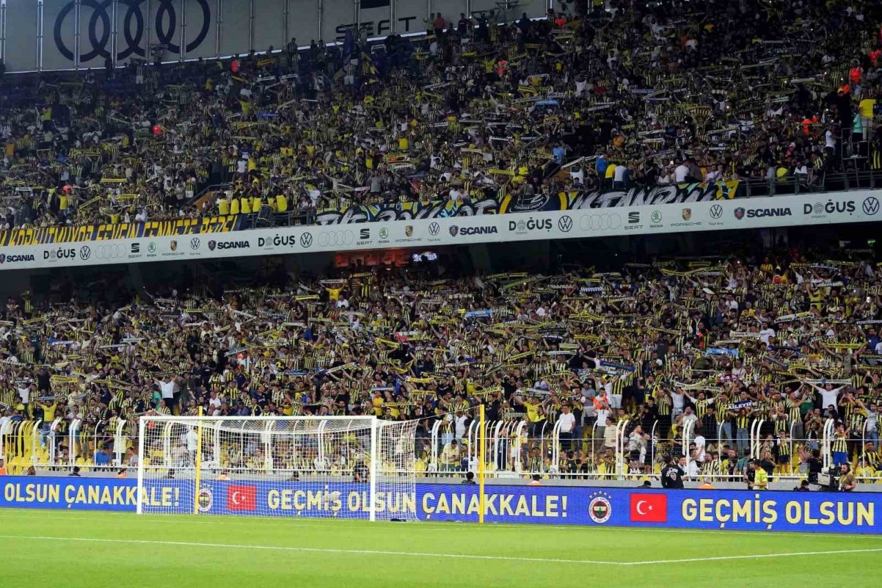 UEFA Avrupa Konferans Ligi: Fenerbahçe: 0 - Twente: 0 (Maç devam ediyor)