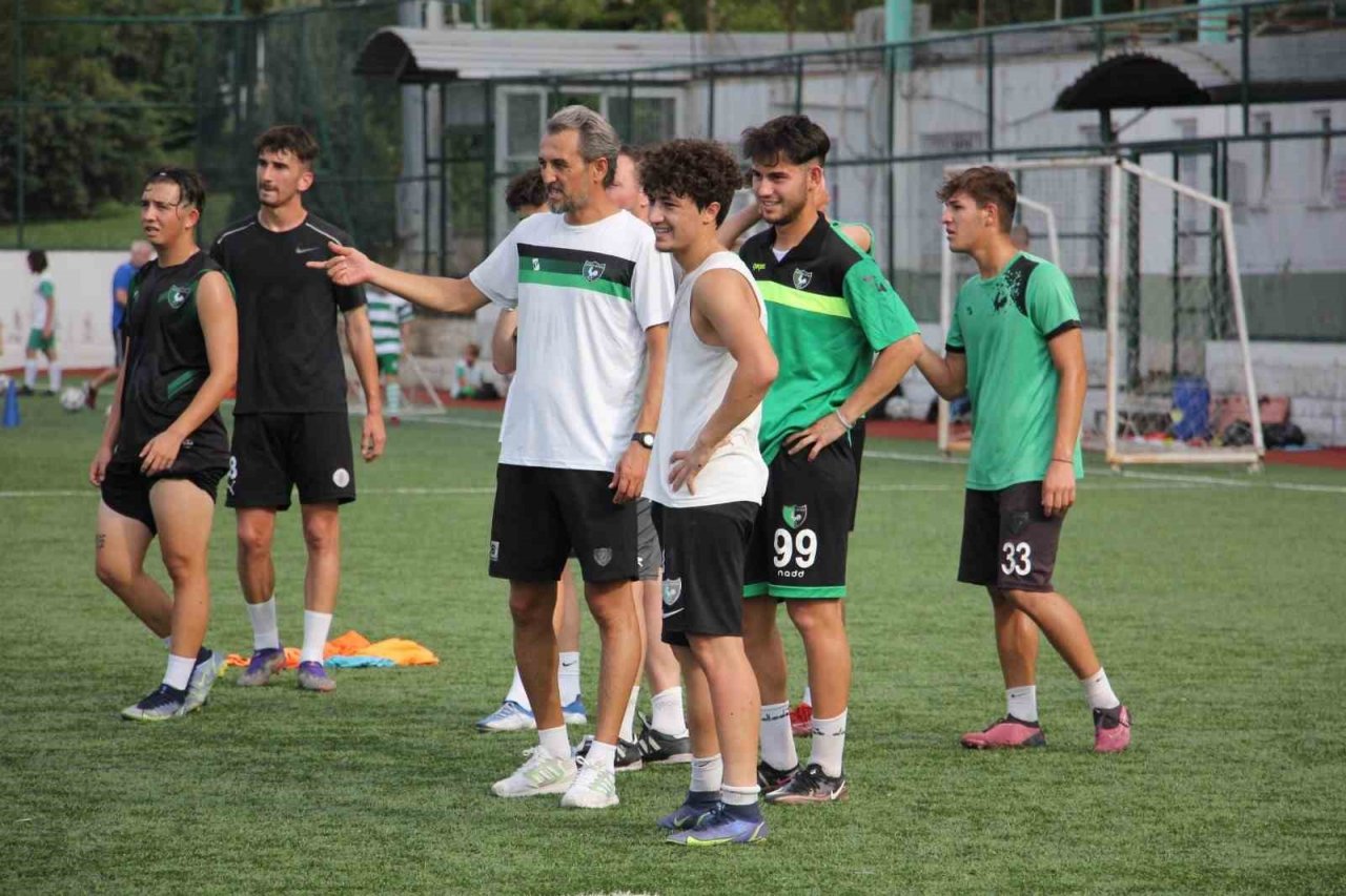 Genç horozlar lige iyi başlamak istiyor