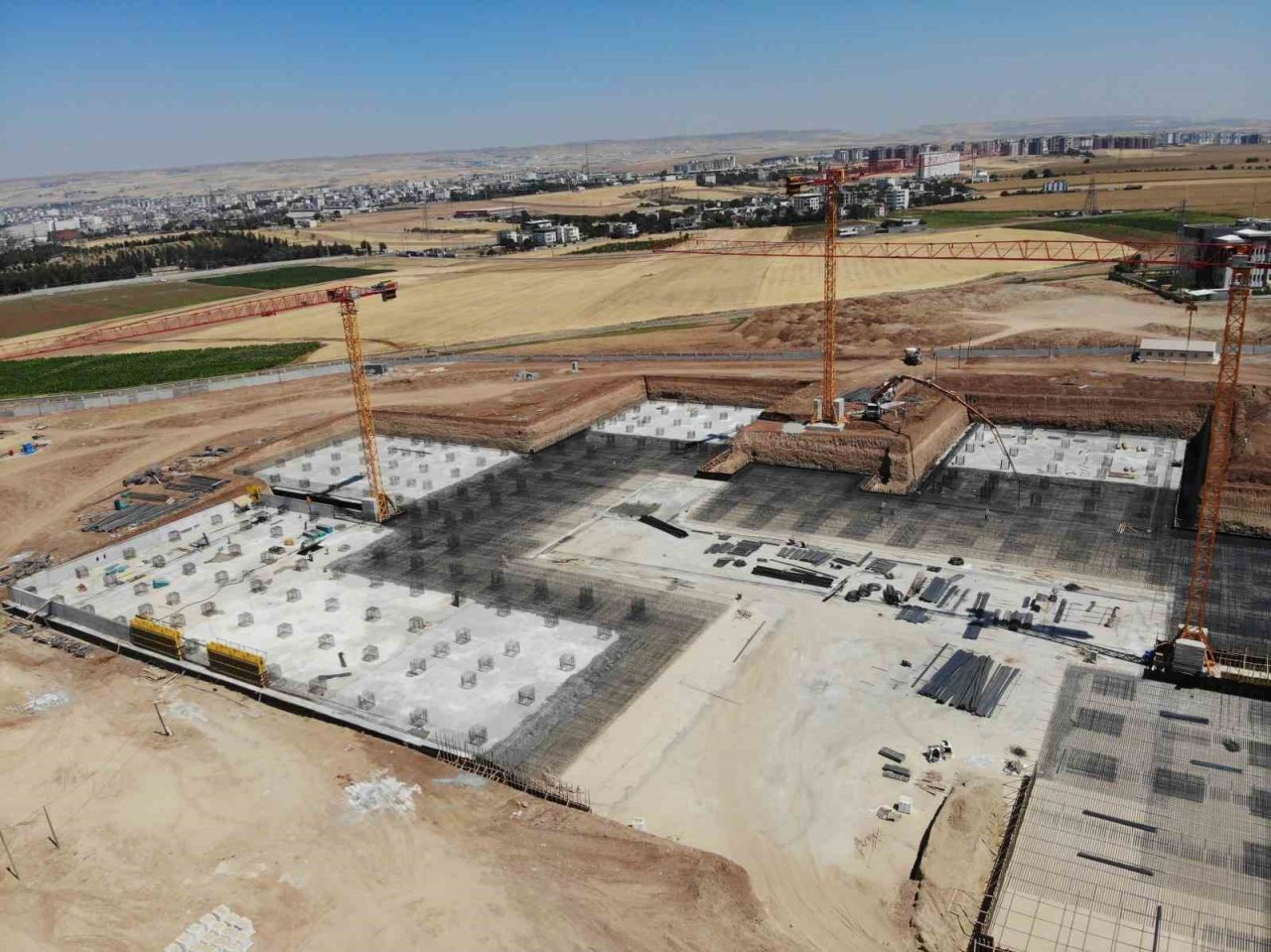 Batman’ın 1 milyar 185 milyon TL’lik hastanesinin inşası devam ediyor