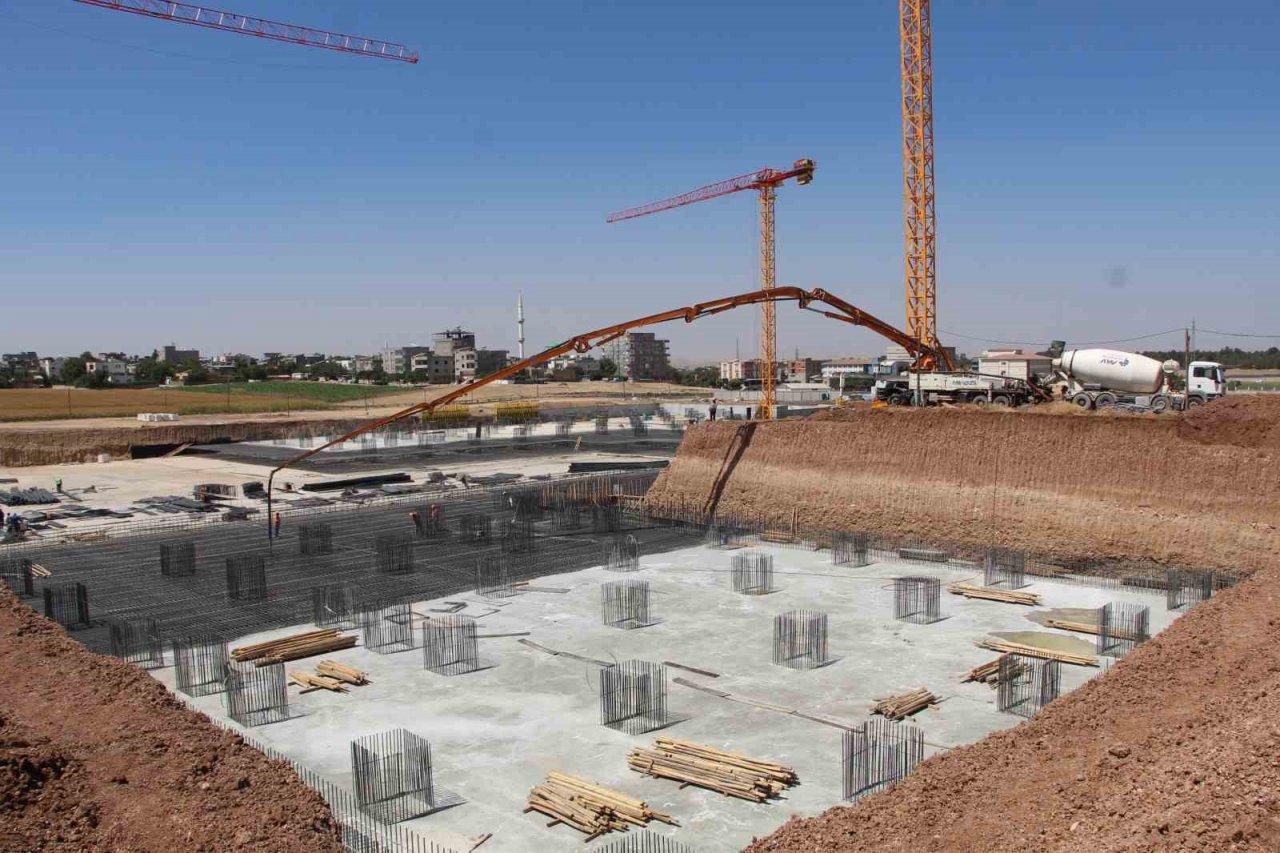 Batman’ın 1 milyar 185 milyon TL’lik hastanesinin inşası devam ediyor