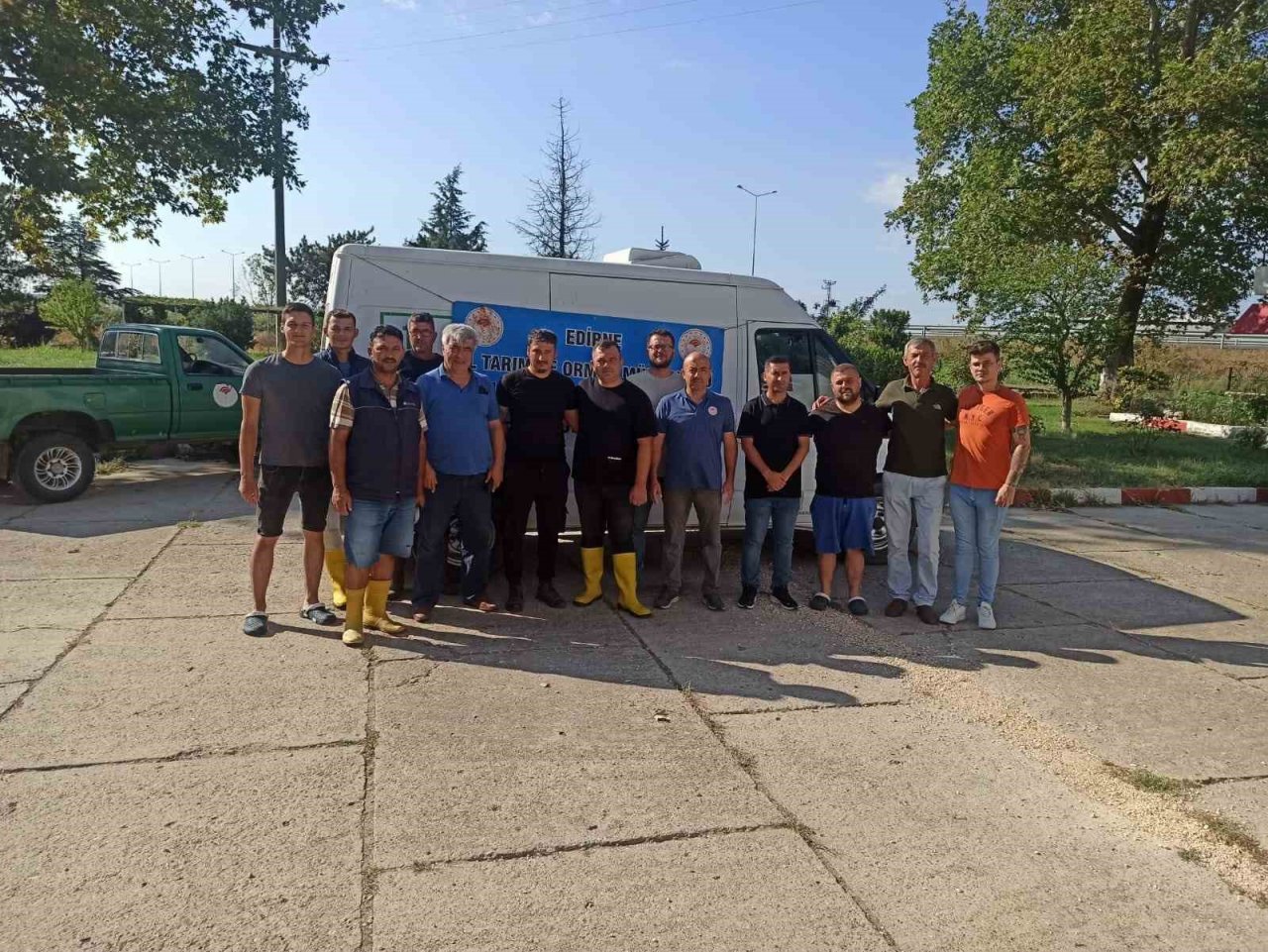 Edirne’de yavru sazan balıklar su ile buluştu