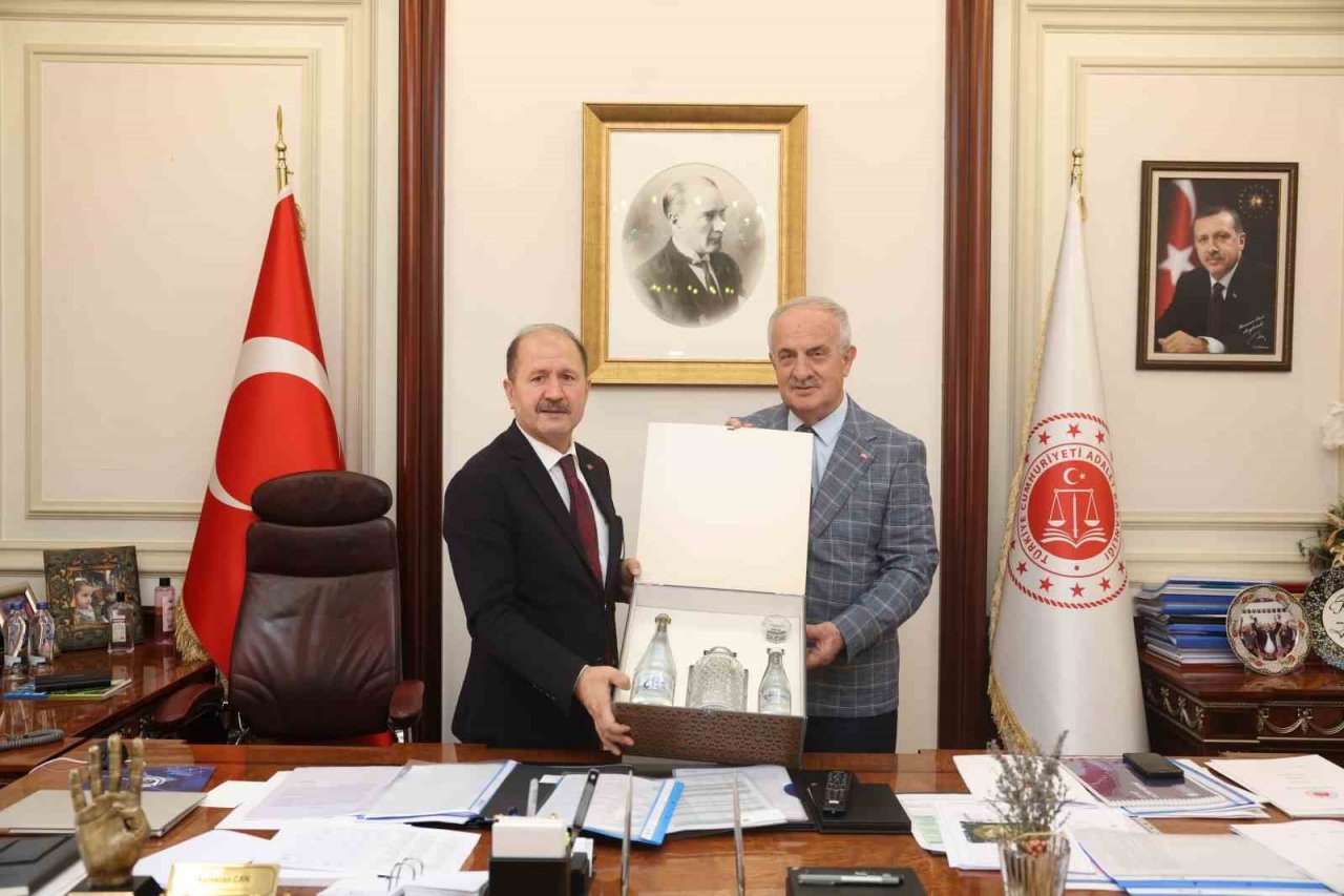 Başkan Aygün projelerini Ankara’ya taşıdı