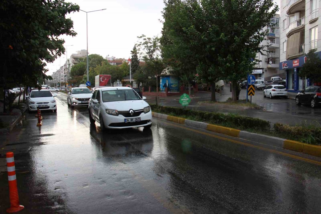 Aydın’da başlayan yaz yağmuru serinletti