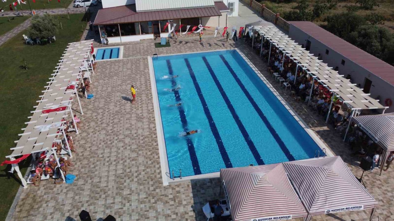 Kuyucak’ta yüzme yarışları düzenlendi