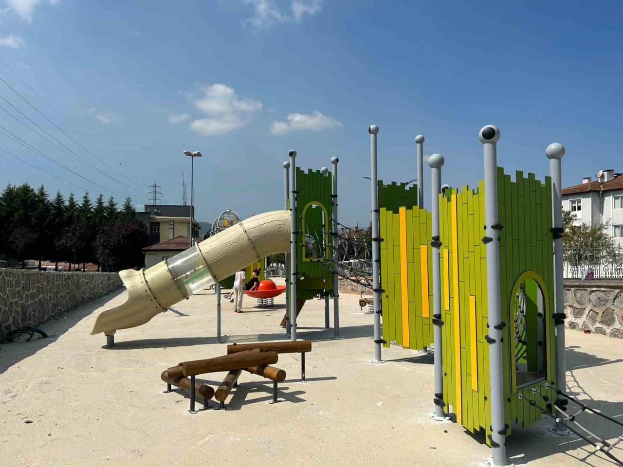 Park ve bahçeler yenileniyor