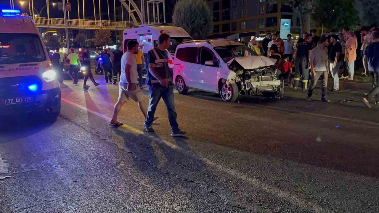 Batman’da sivil polis aracına otomobil çarptı: 5 yaralı