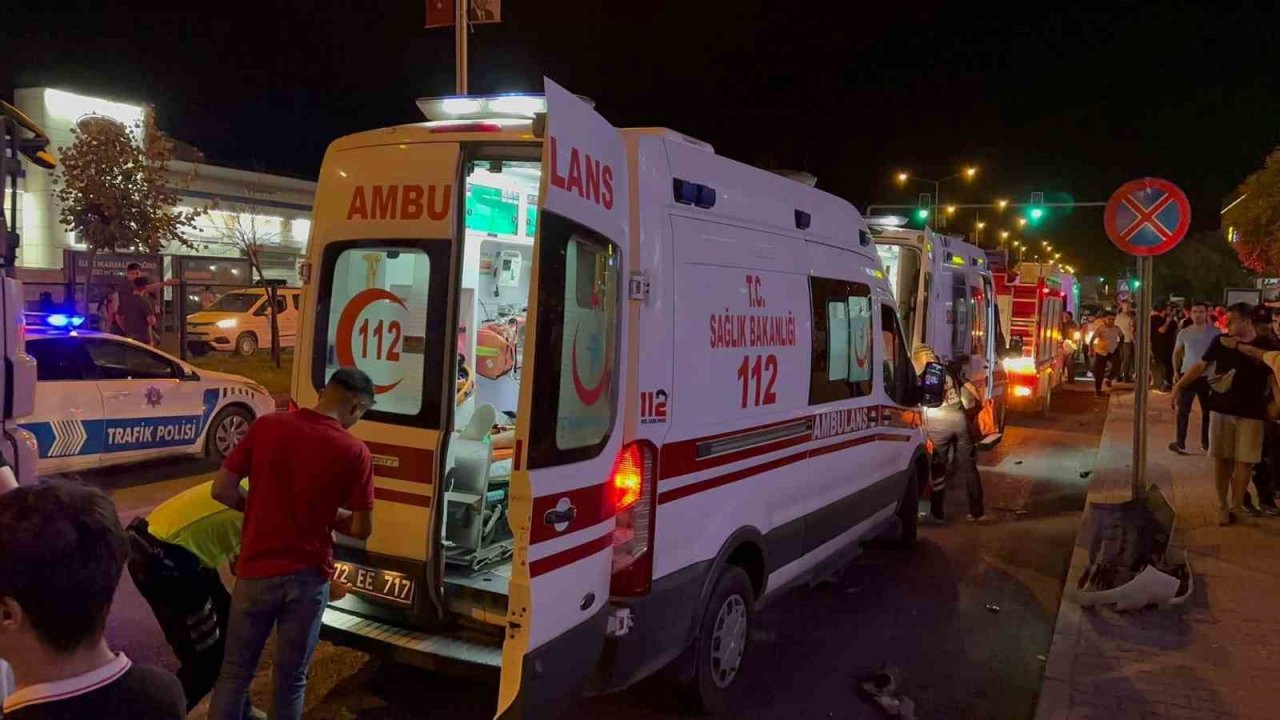 Batman’da sivil polis aracına otomobil çarptı: 5 yaralı