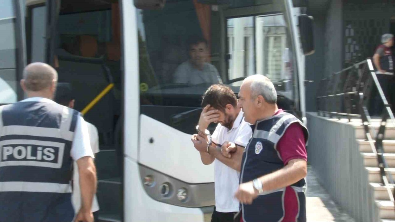 Bursa’da aranan şahıslara şafak operasyonu