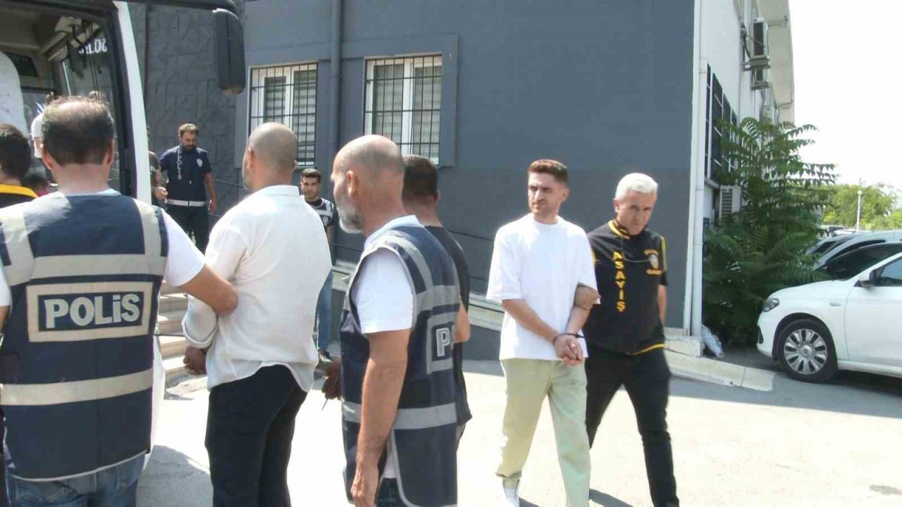 Bursa’da aranan şahıslara şafak operasyonu