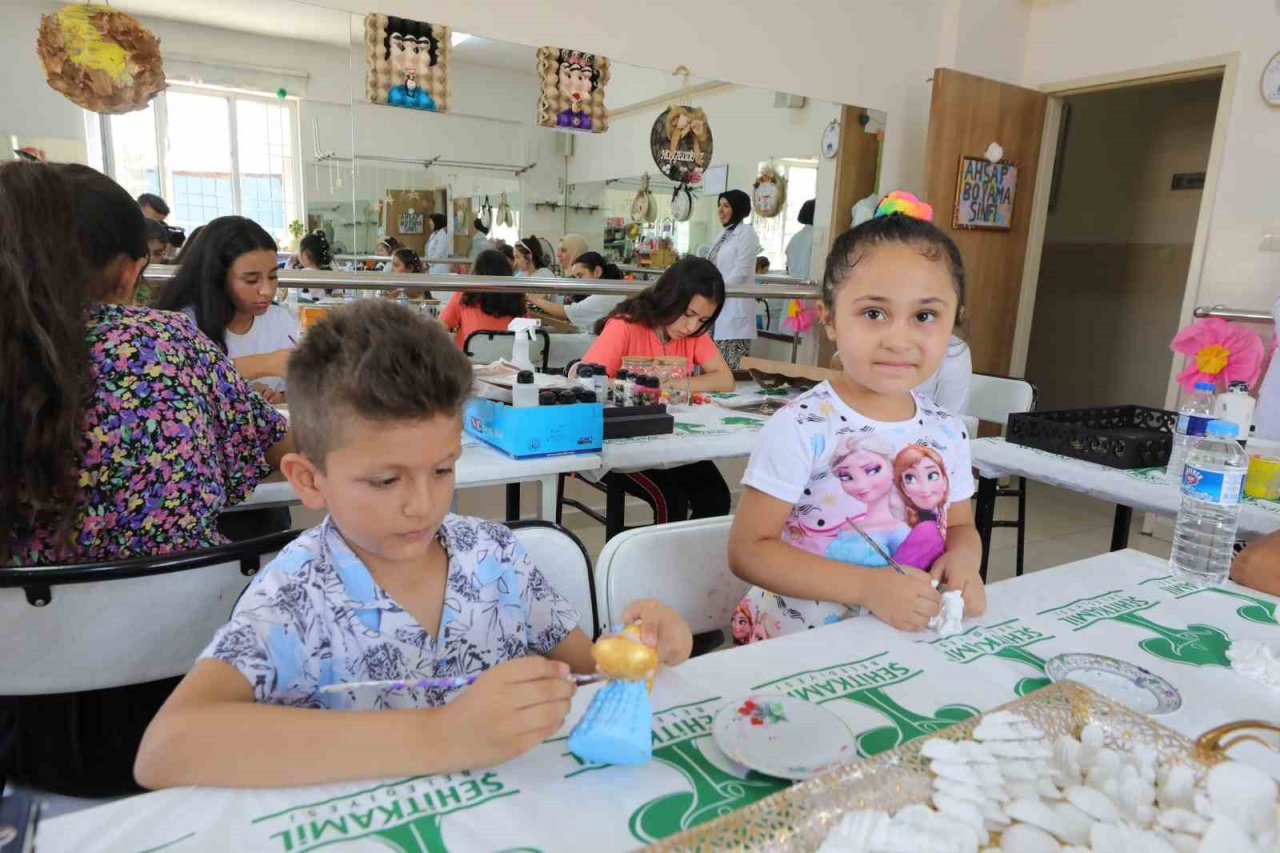 Dekoratif ahşap boyama kursu yoğun ilgi görüyor