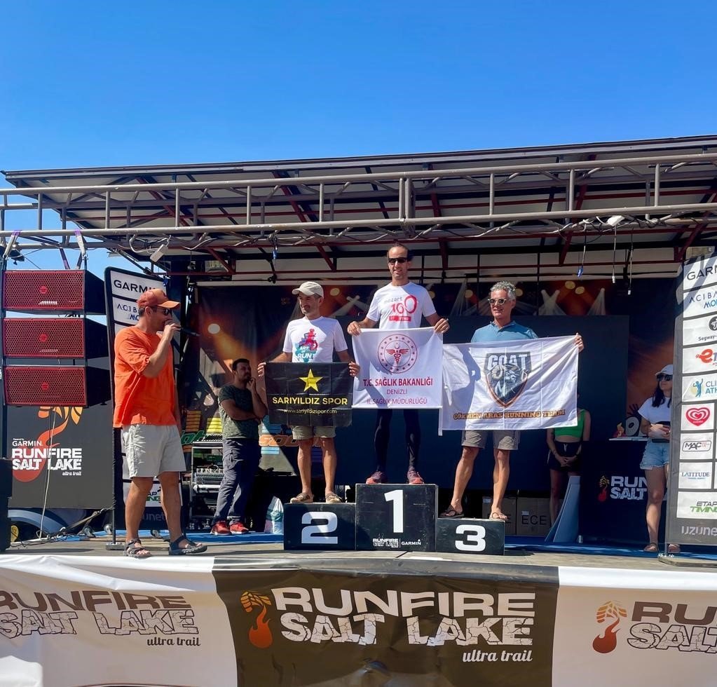 UMKE gönüllüsü Tuz Gölü’nde düzenlenen 160 kilometrelik koşuda birinci oldu