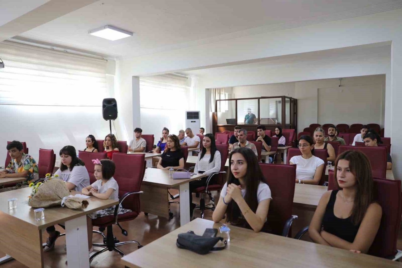 Kitap Kafelerde çalışarak hayallerine ulaştılar