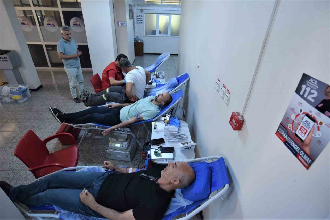 ESKİ’den Kızılay’a kan bağışı