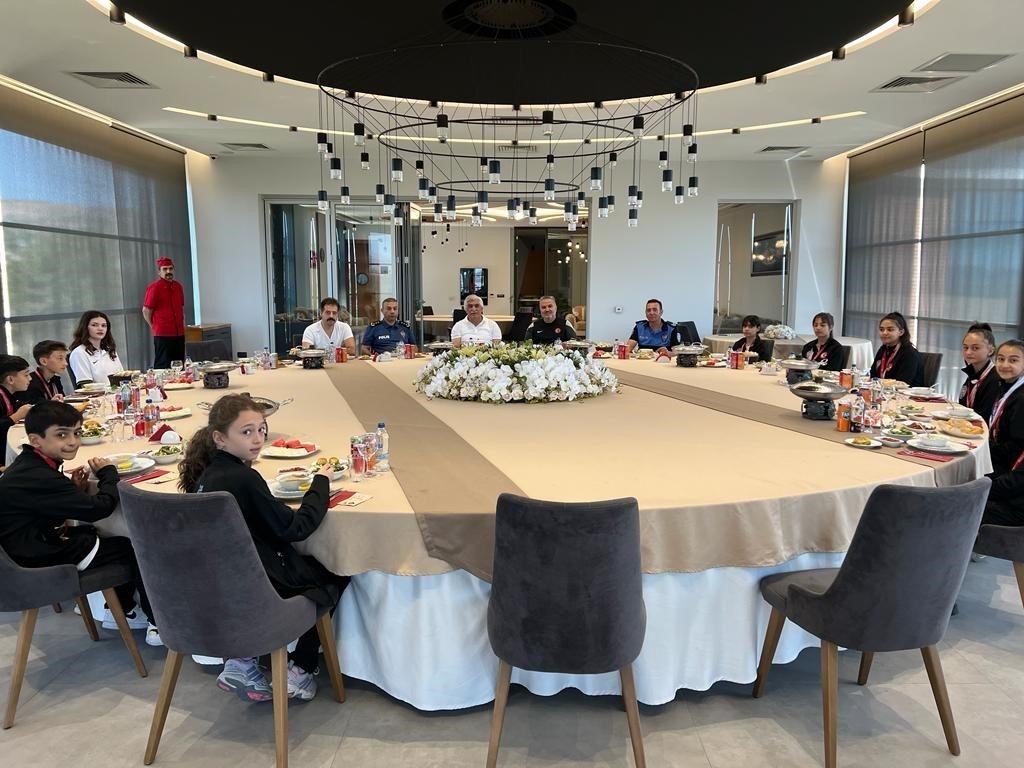 Emniyetspor sporcularından büyük başarı