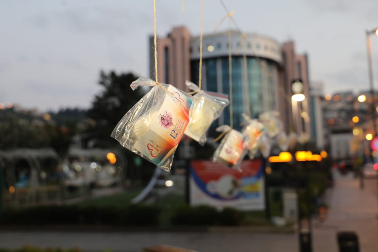 Ağaçlar pişmaniye açtı, görenler şaştı kaldı