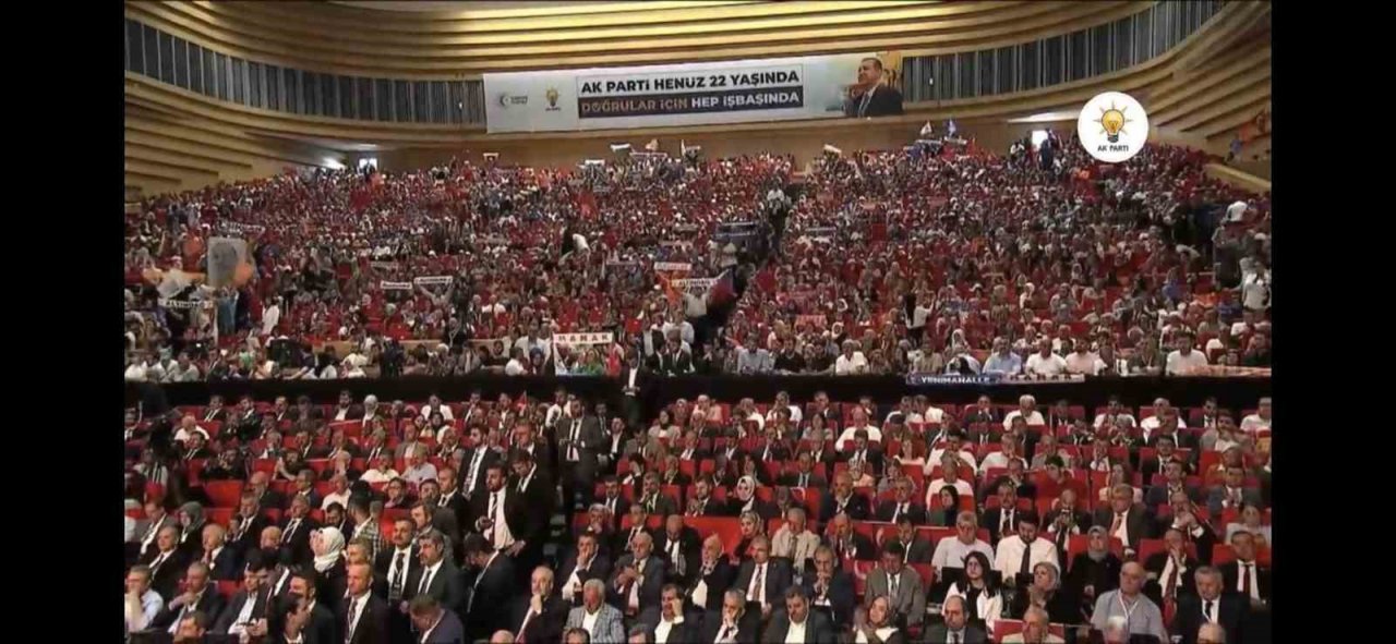 Başkan Büyükkılıç, AK Parti’nin 22. kuruluş yıl dönümü programına katıldı