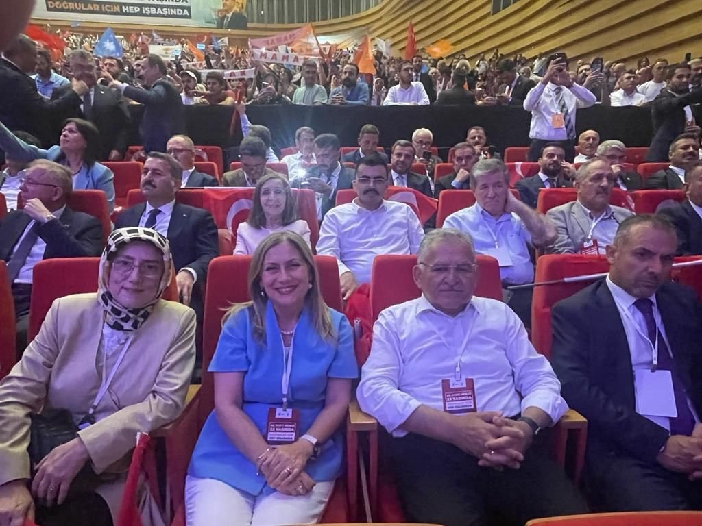 Başkan Büyükkılıç, AK Parti’nin 22. kuruluş yıl dönümü programına katıldı