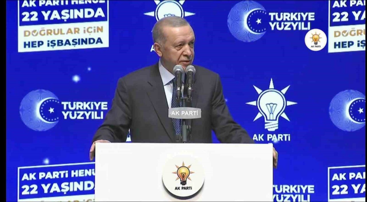 Başkan Büyükkılıç, AK Parti’nin 22. kuruluş yıl dönümü programına katıldı
