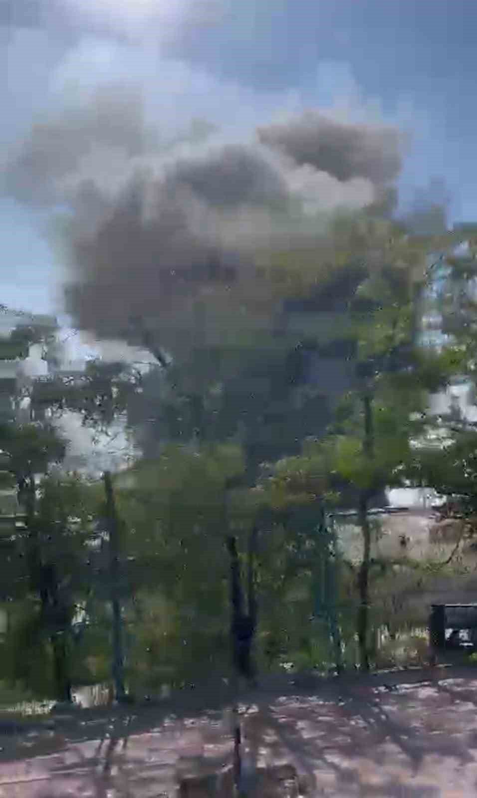 Kocaeli’de boya fabrikasında yangın